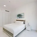 Uni Estate - Modern One Bedroom