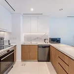 La Vie Jbr, Stunning Oceanfront 2 Bedroom Apartment