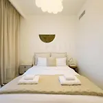Luxury Living In Downtown Views II T3- P304