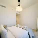 Luxury Living In Downtown Views II T3- P304