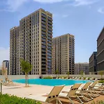 Oraya - City Retreat 1Br In Collective With Pool View