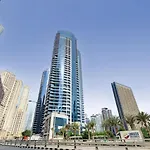 Bay Central - Comfortable One Bedroom