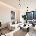 Elegant City-View Apartment 5 Min To Burj Khalifa