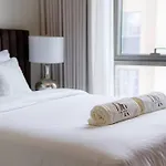 Stylish 2 Bedroom At Vida Residence, Creek Beach