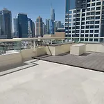 Upgraded 2 Bedroom At Dubai Marina