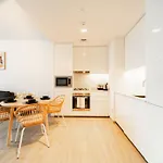 Bright 1-Bdr Apartment View Of Harbour Creek