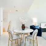 Beach Vista 2 - Beachfront Stunning - Full Sea Views