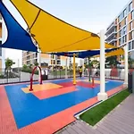 Elegant 2Br Mesk 1 Apt With Stunning Urban Views By Vibel