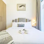 Chic 2Br With Partial Burj Khalifa View