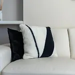 Chic 2Br Apt With Captivating City Views In Dubai By Vibel