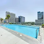 Sol Bay - One Bed With Distant Burj Khalifa View