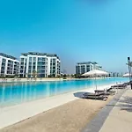 Amazing 2Bdr With Lagoon View In District One 13 Al Merkadh