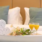 Damac Maison Mall Street 2 Bedroom Deluxe Upgraded With 1 Minute Walk To Dubai Mall