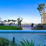 City Serenity Modern Studio With Stunning Views