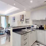 Serene & Modern 1Br Apartment
