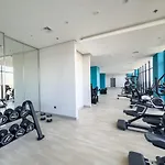 Inviting Studio Apartment Perfect For 3 In Meydan!