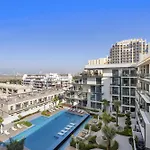 Vayk - Modern 1 Bd Apartment In A New Community