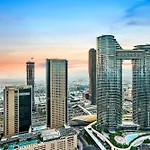First Class Dubai 2Br Apartment Amazing Skyline And Sea Views From Balcony