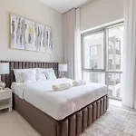 Stylish 2 Bedroom At Vida Residence, Creek Beach
