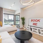 Studio That Sleeps 2 And Near Circle Mall And Five, Jvc
