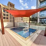 Family Home In Downtown Overlooking Burj Khalifa