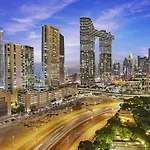 First Class 1Br Modern Downtown Oasis
