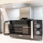 1 Bed Flat That Sleeps 4 In Al Jaddaf