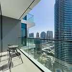 Vida Dubai Marina & Yacht Club With Starbucks Below