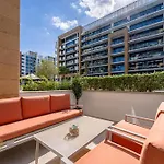 Marcopolo - Chic Studio Huge Balcony & Top-Notch Amenities