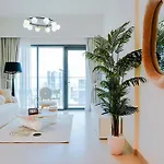 Cozy 1-Br In The Heart Of Dubai With Skyline Views