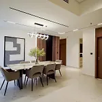 Luxury Escapes - Spacious 3Br Plus Maids Apt Lake View
