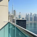 Elegant Studio With Burj Khalifa & Canal View - 1901