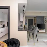 White Sage Spacious 1Br At Marina Promenade