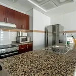 Cozy Studio Apartment With Sea & Canal View In Court Tower