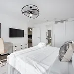 Grand Stay In This 1 Bedroom Flat That Sleeps 4