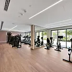 Burj Royale - Mesmerizing Three Bed With Burj View