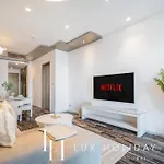 Lux Lavish Suite With Full Marina View 4