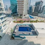 Luxurious 1-Br With Balcony & Views Business Bay