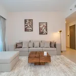 Cozy 2-Bed Home With Burj Khalifa Views 204Gr-2