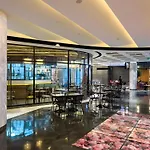 Elegant 1-Bedroom Apartment, Full Burj Khalifa & Downtown Views