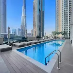 Expansive 7-Bed Apt Overlooking Burj & Fountains