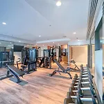 Expansive 7-Bed Apt Overlooking Burj & Fountains