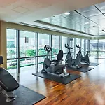 King Bed Studio - Near Metro - Pool - Fast Wifi
