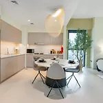 Brand New Apartment Next To Burj Khalifa And Dubai Mall