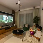 The Cinema Suite Luxury 2-Bed Near Dubai Mall