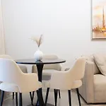 Luxury Stay At Aykon Tower - City Views