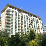 Silkhaus Luxurious 1 Bdr High End Neighborhood