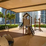 Homes & Beyond I Pristine 2Br With Waterfront View