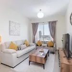 1 Bedroom Apartment With A City View And Sleeps 4