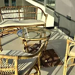 Elegant Studio With Burj Khalifa & Canal Views